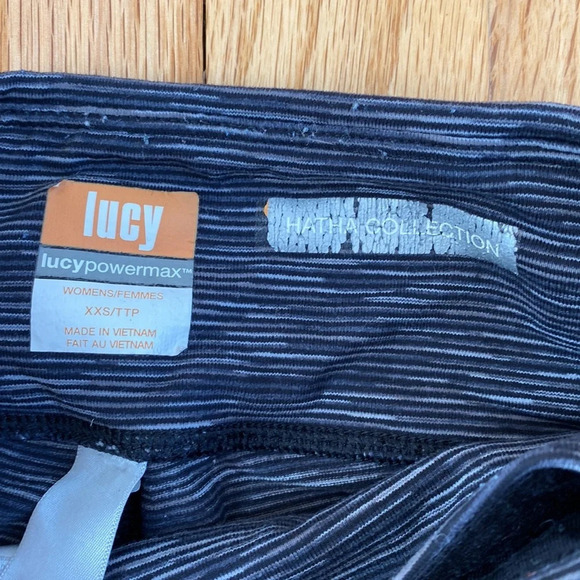 Lucy Powermax Crop Hatha Collection XXS parallel stripe leggings flawed black - Picture 2 of 7